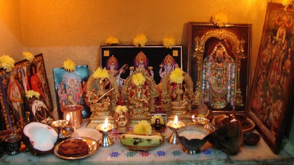 मंदिर में माचिस की डिबिया