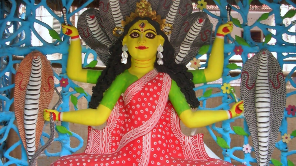 झारखंड में स्थित माँ मनसा का 108 साल पुराना मंदिर! झारखंड में स्थित माँ मनसा का 108 साल पुराना मंदिर!
