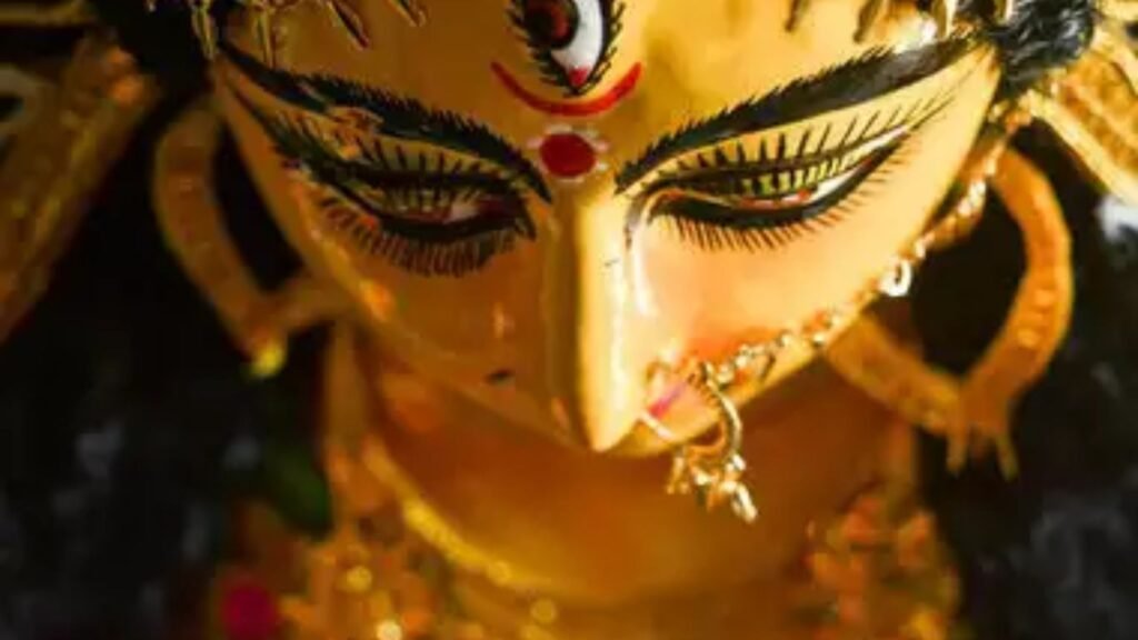 इस साल ग्रहण से शुरू होगी नवरात्रि, क्या नवरात्रि के पावन दिन पर पड़ेगा ग्रहण का काला असर? इस साल ग्रहण से शुरू होगी नवरात्रि, क्या नवरात्रि के पावन दिन पर पड़ेगा ग्रहण का काला असर?