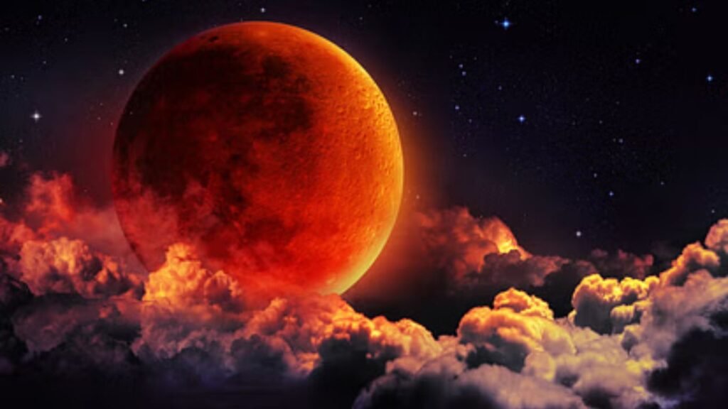 चंद्र ग्रहण के दौरान नकारात्मकता को खत्म करने के लिए करें तुलसी के उपाय!