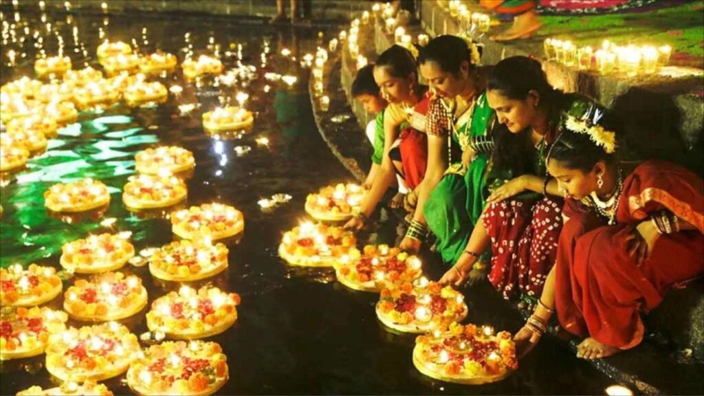 कार्तिक मास की पूर्णिमा को क्यों मनाई जाती है देव दीपावली?